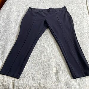 Hilary Radley black leggings in good used condition.